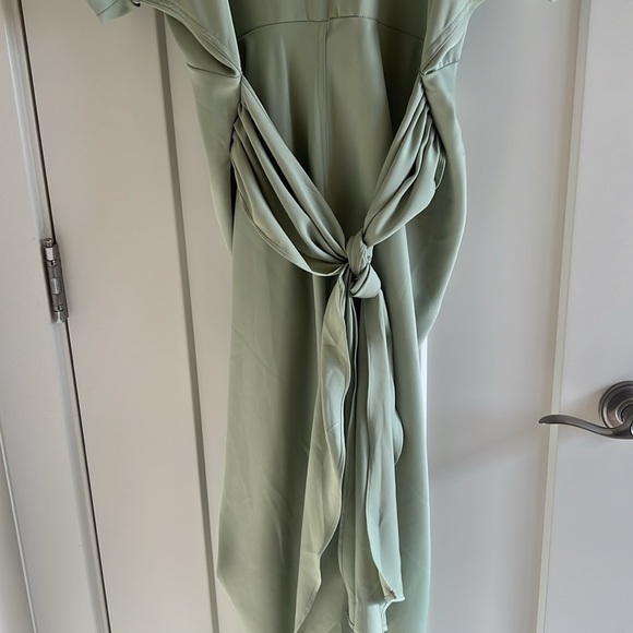 ELEGANT FLOWY BUTTON DRESS - Picture 4 of 6